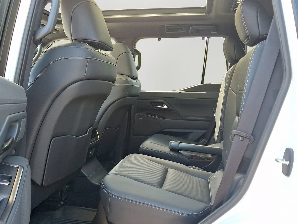 Used 2024 Lexus GX 550 w/ Accessory Package (Z1) AWD/4WD image 8
