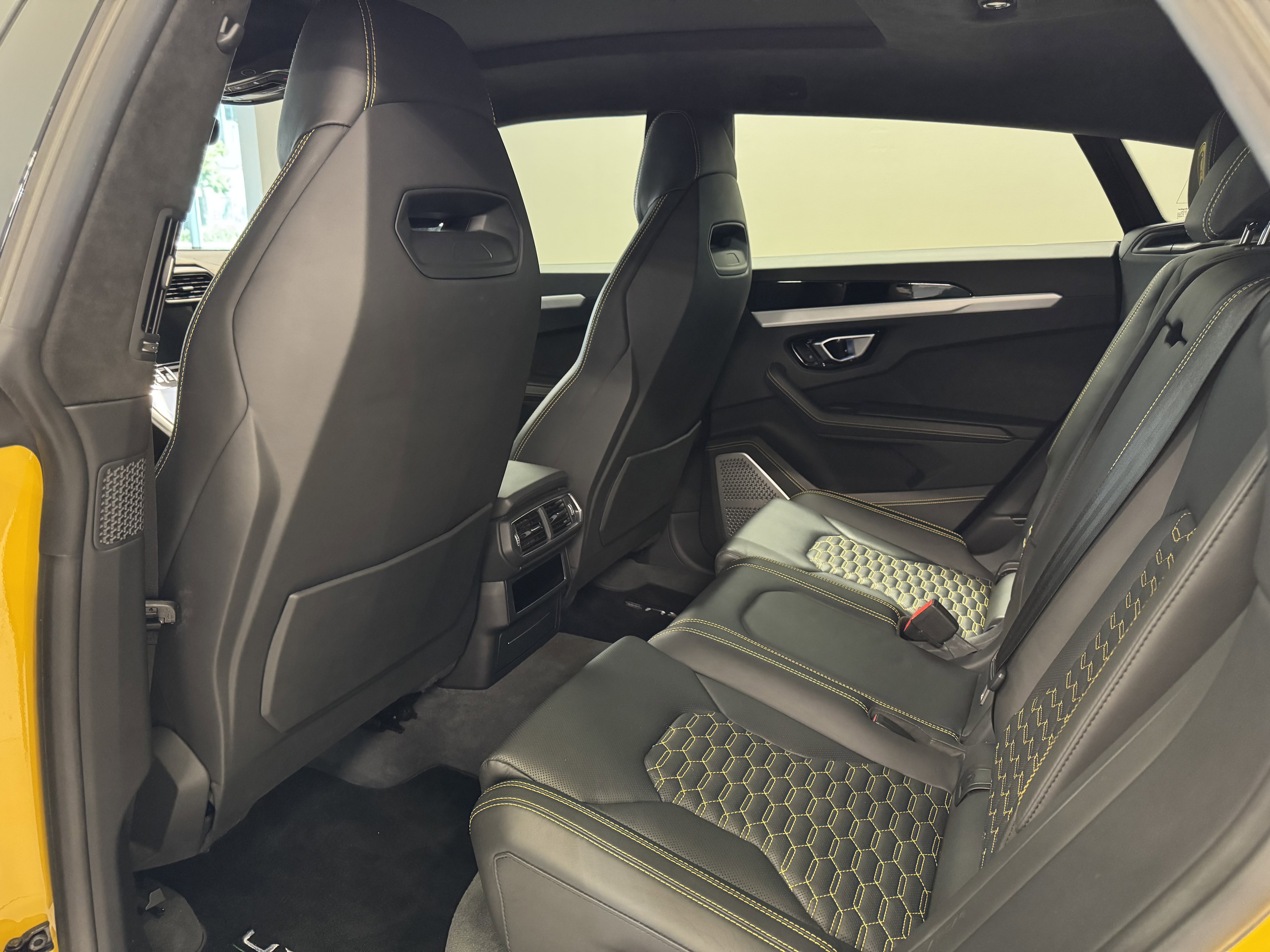 Used 2020 Lamborghini Urus image 8