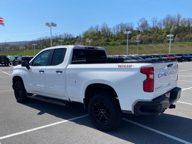 Used 2019 Chevrolet Silverado 1500 Custom Trail Boss w/ Custom Convenience Package AWD/4WD image 3