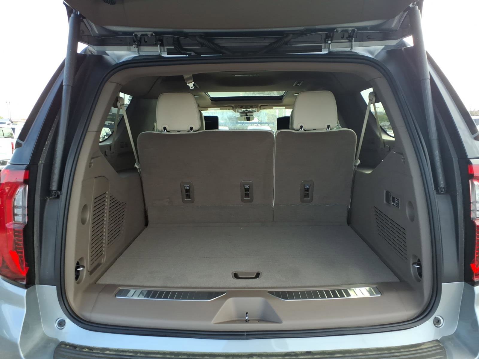 New 2026 GMC Yukon XL Denali w/ Denali Reserve Package image 6