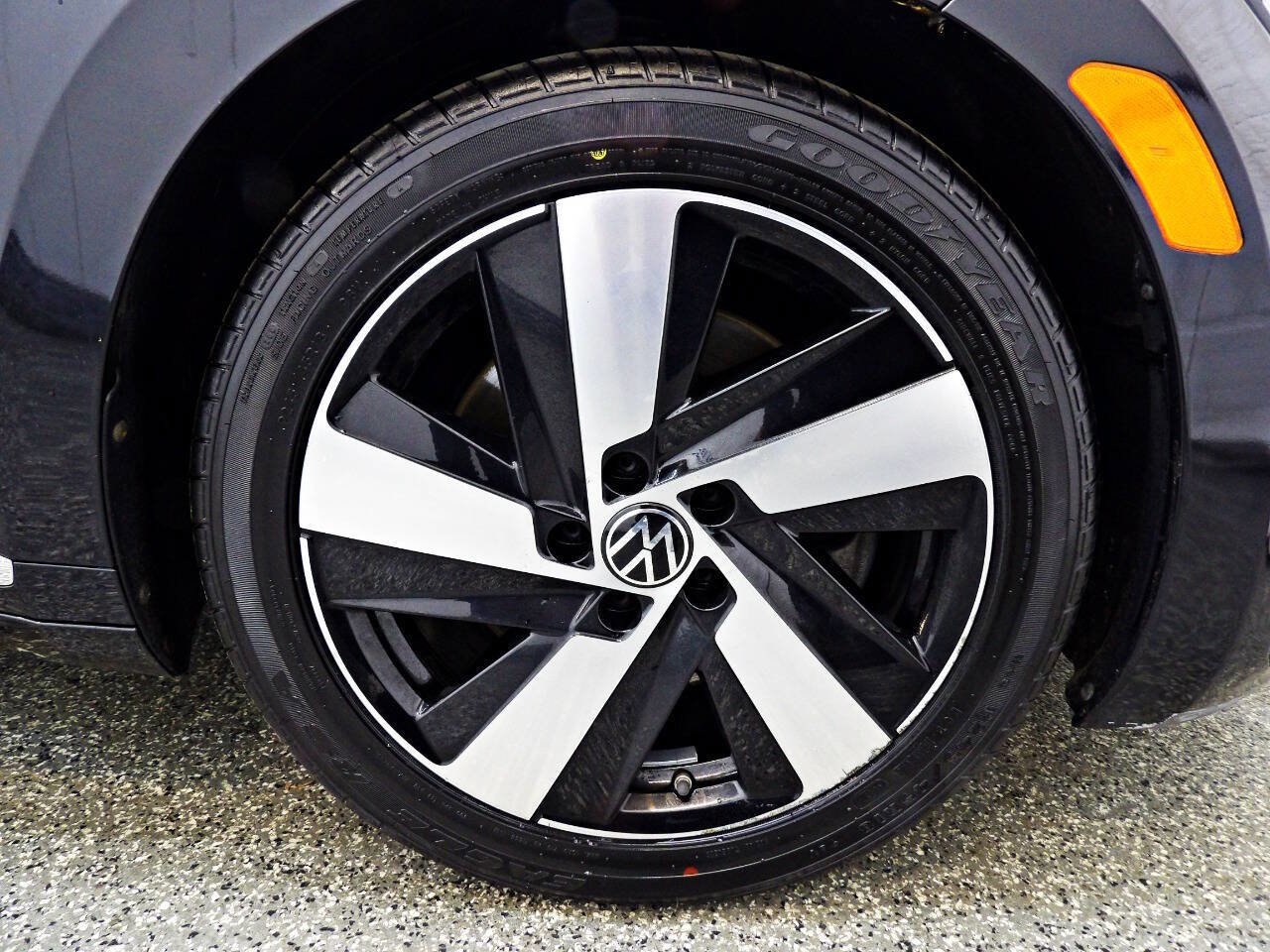Used 2021 Volkswagen Arteon SE w/ Luggage Net & Mats Package FWD image 21