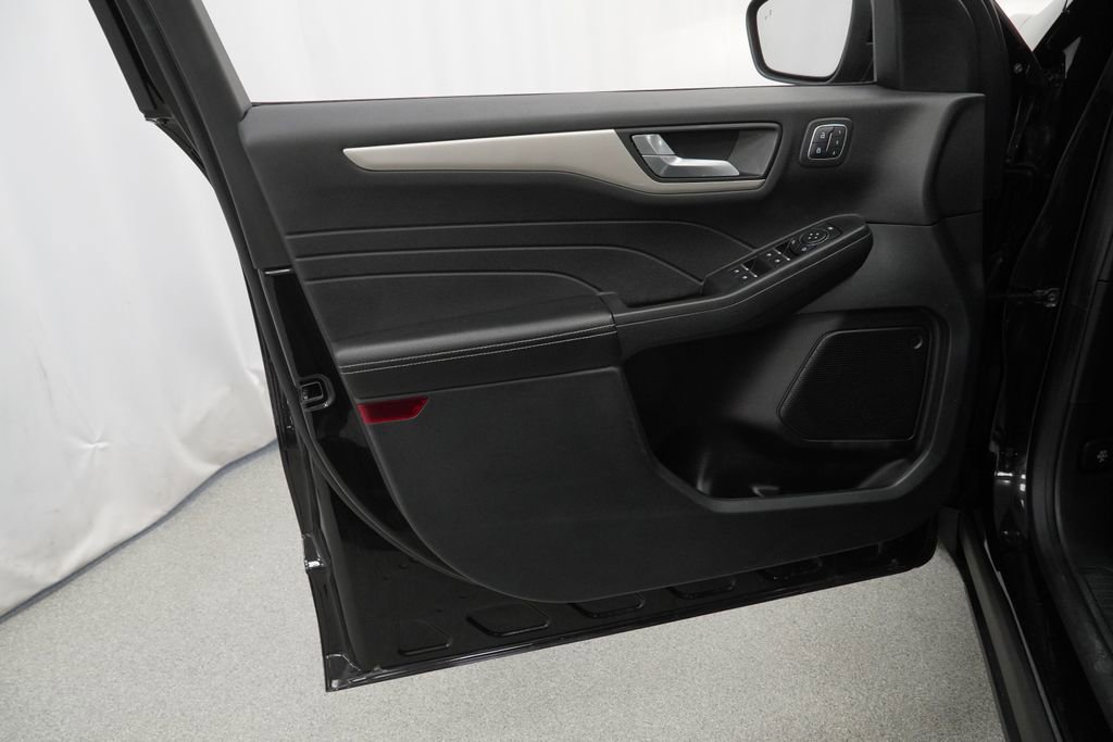 Used 2021 Ford Escape SEL w/ Technology Package image 41