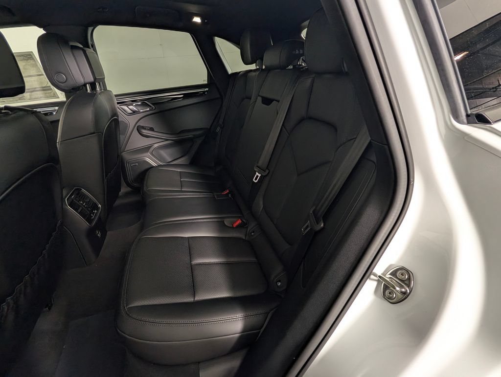 New 2026 Porsche Macan AWD/4WD image 24