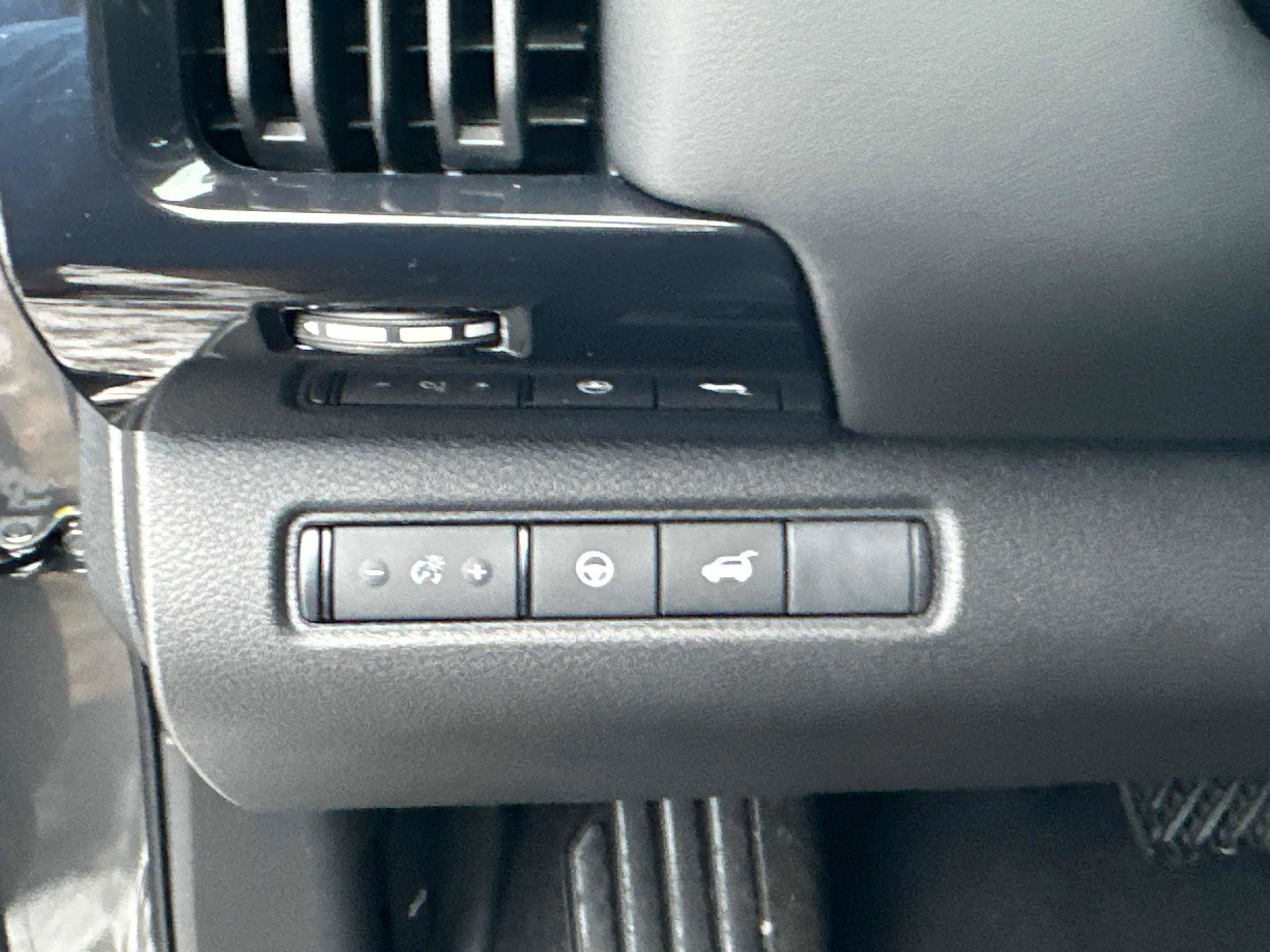 New 2026 Nissan Pathfinder SV image 22