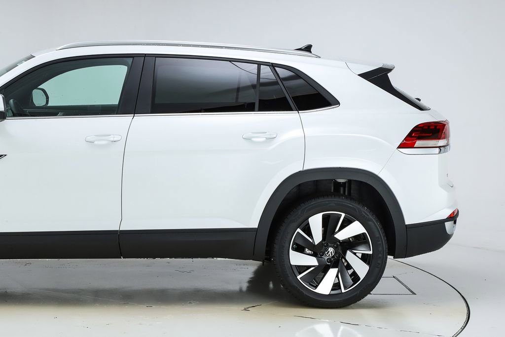 New 2026 Volkswagen Atlas Cross Sport SE image 43