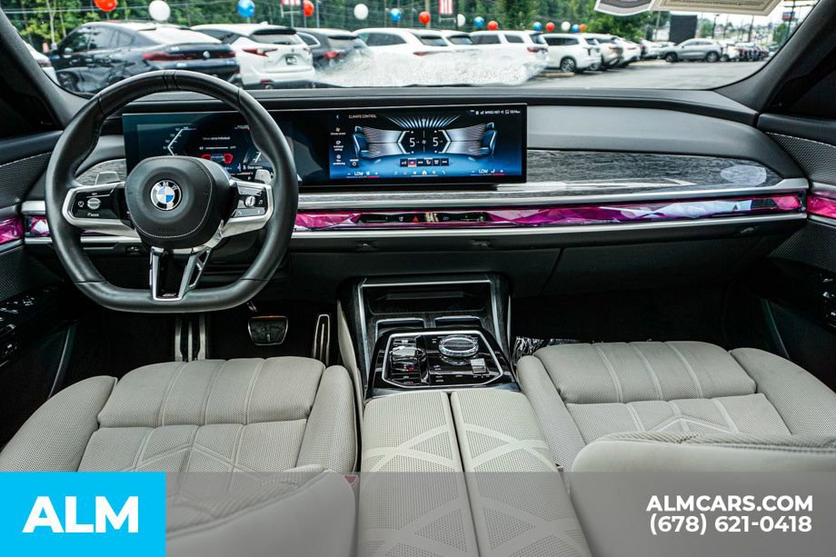 Used 2024 BMW 760i xDrive w/ Premium Package AWD/4WD image 25