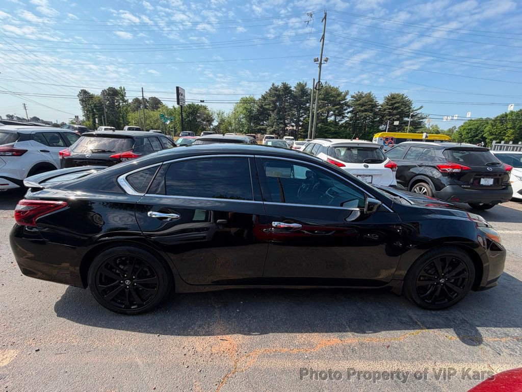 Used 2018 Nissan Altima 2.5 SR w/ SR Midnight Edition FWD image 4