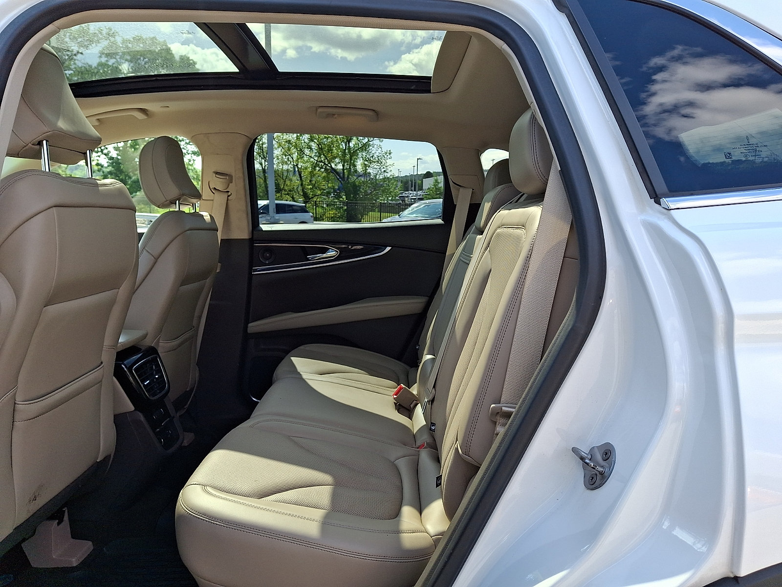 Certified 2021 Lincoln Nautilus Reserve AWD/4WD image 11