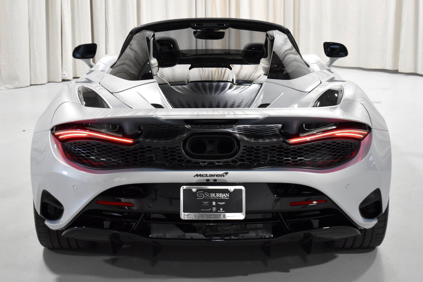 Used 2025 McLaren 750S Spider RWD image 6