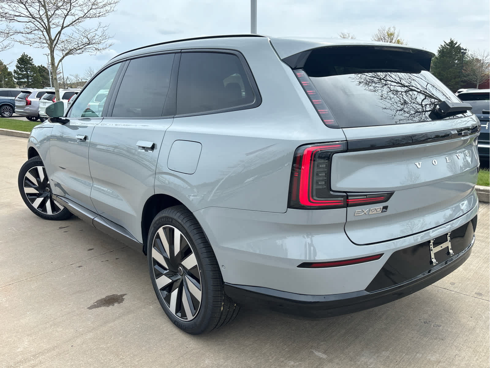 New 2026 Volvo EX90 Plus AWD/4WD image 5