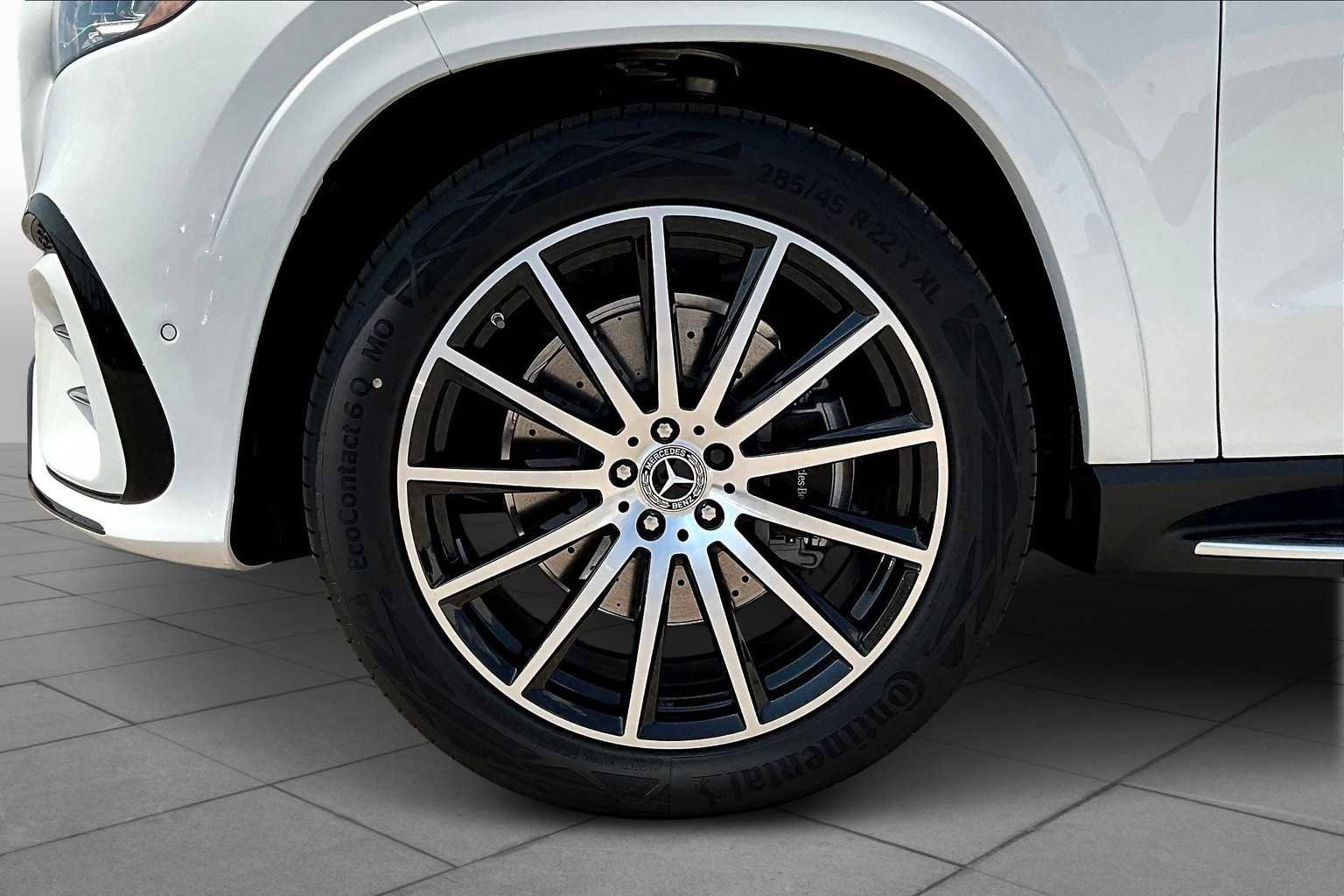 New 2026 Mercedes-Benz GLS 580 4MATIC image 21