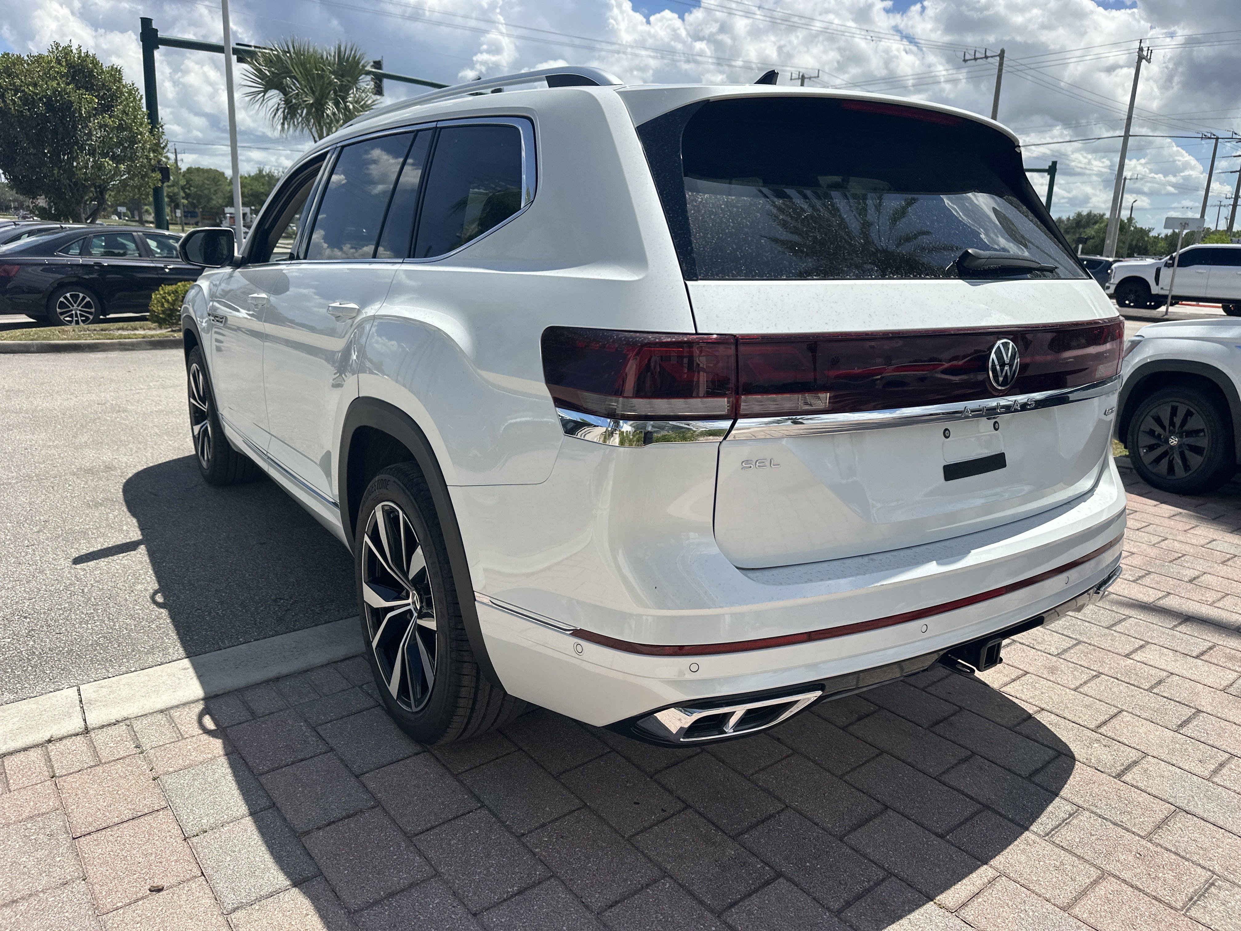 New 2026 Volkswagen Atlas SEL Premium R-Line image 8