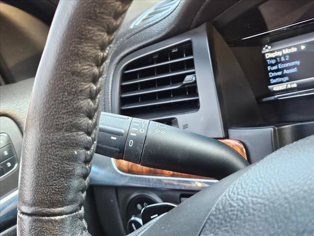 Used 2015 Lincoln MKS FWD image 20