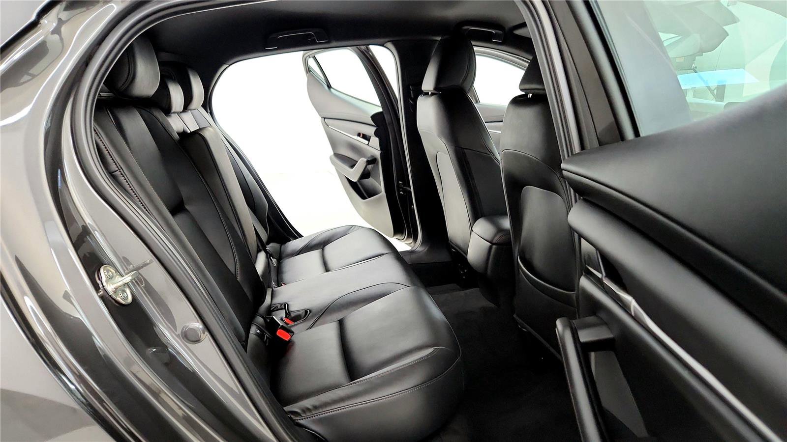 Used 2021 MAZDA MAZDA3 s image 15