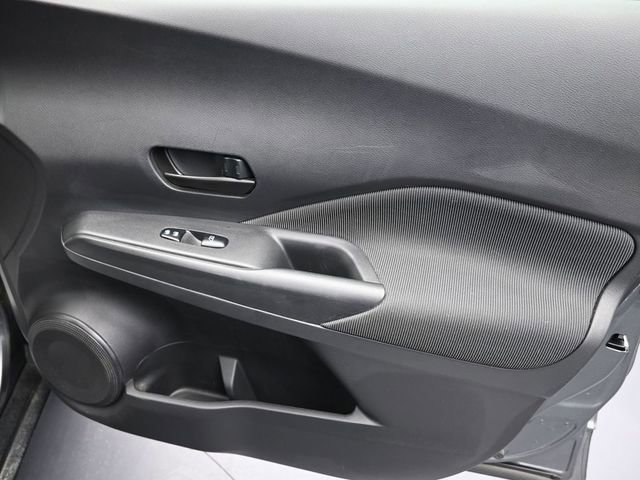 Used 2019 Nissan Kicks S image 33