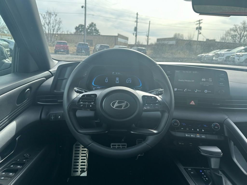 Certified 2025 Hyundai Elantra Sport image 10