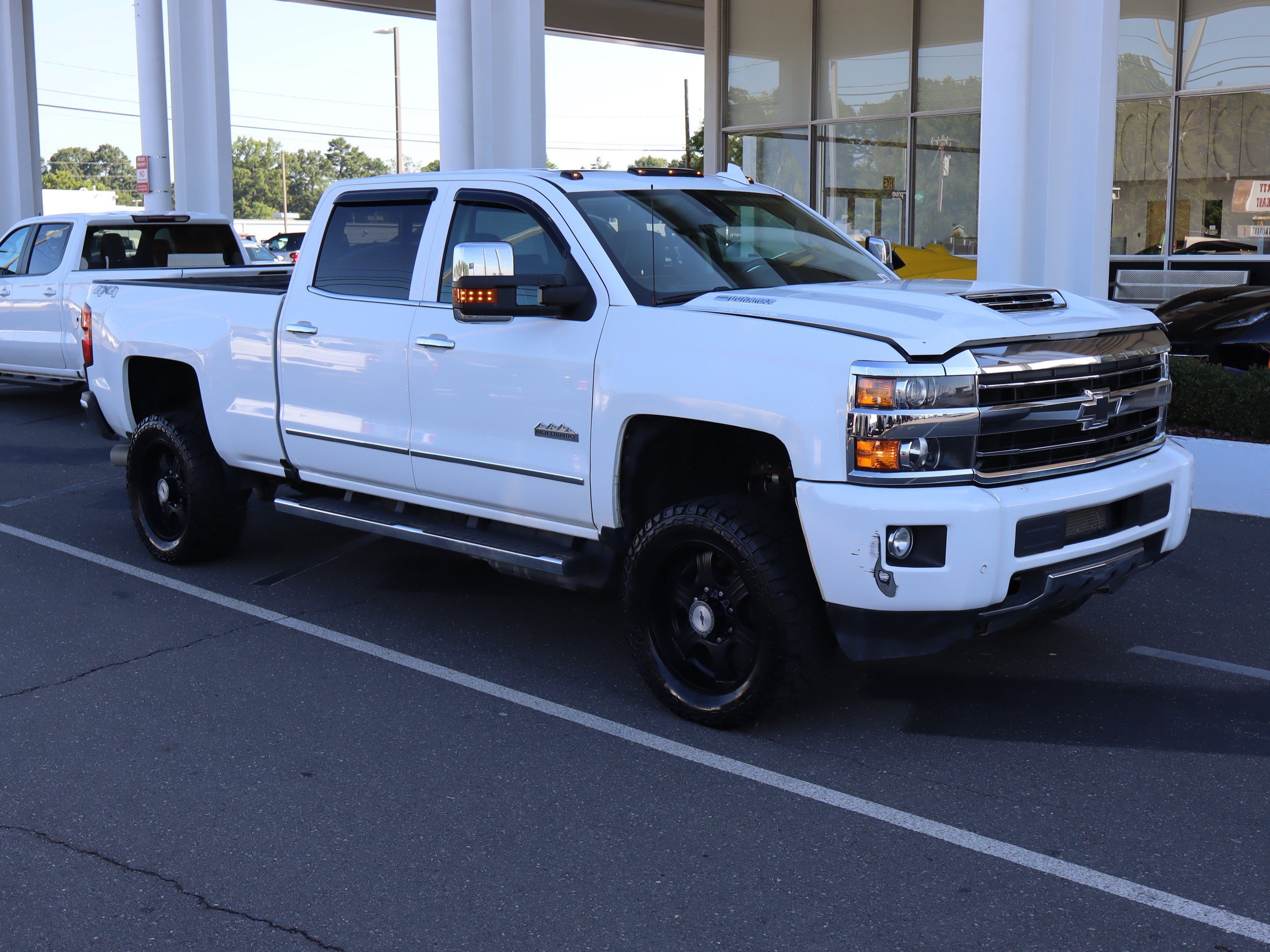 Used 2019 Chevrolet Silverado 2500 High Country w/ Duramax Plus Package AWD/4WD image 2