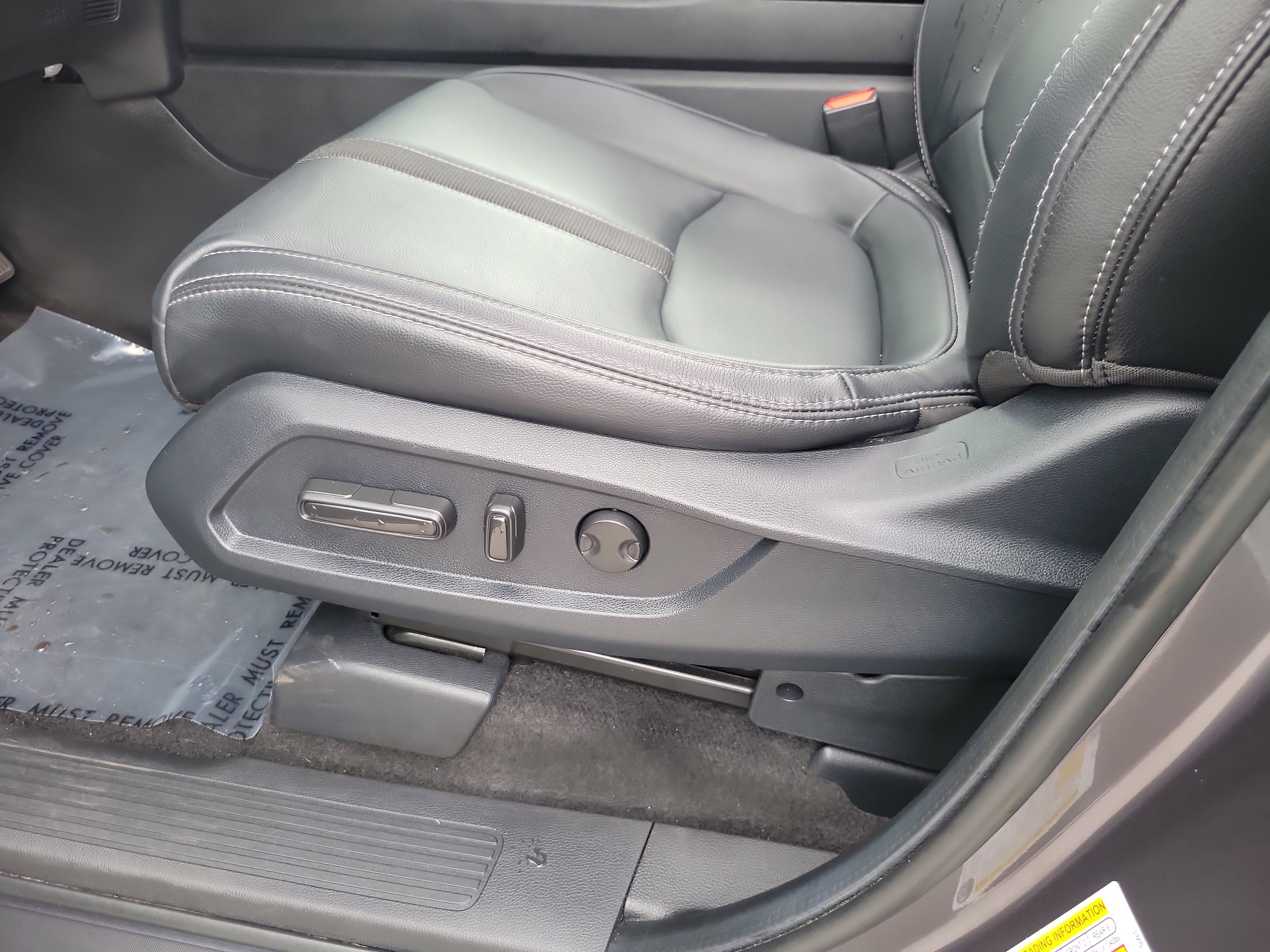 Used 2024 Honda Pilot Touring image 13