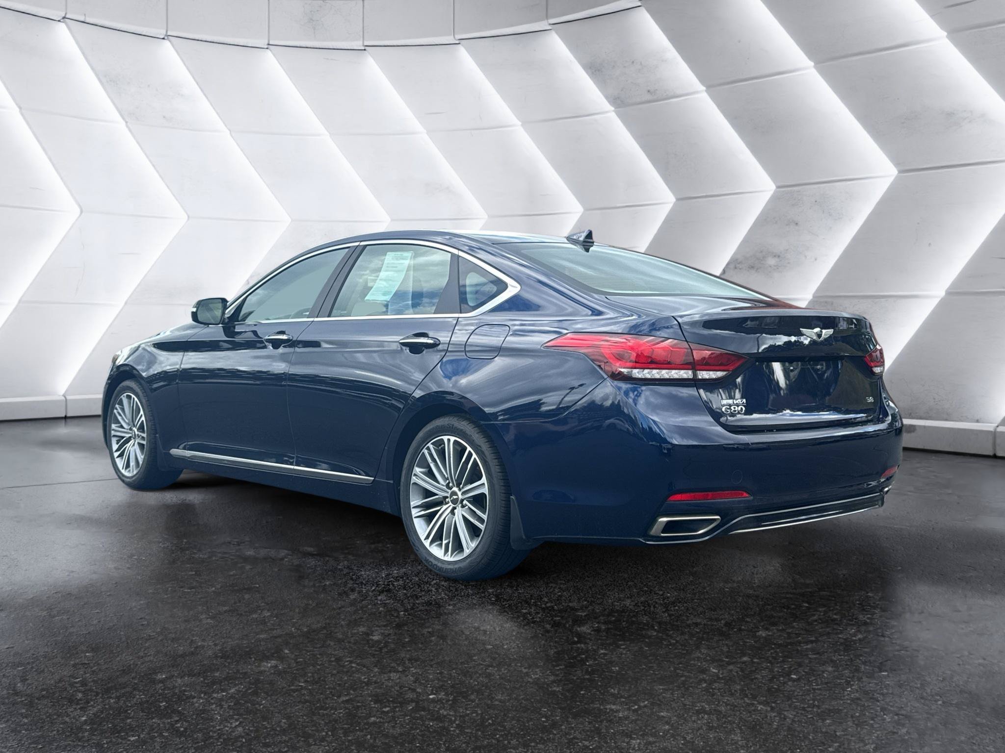 Used 2019 Genesis G80 3.8 RWD image 7