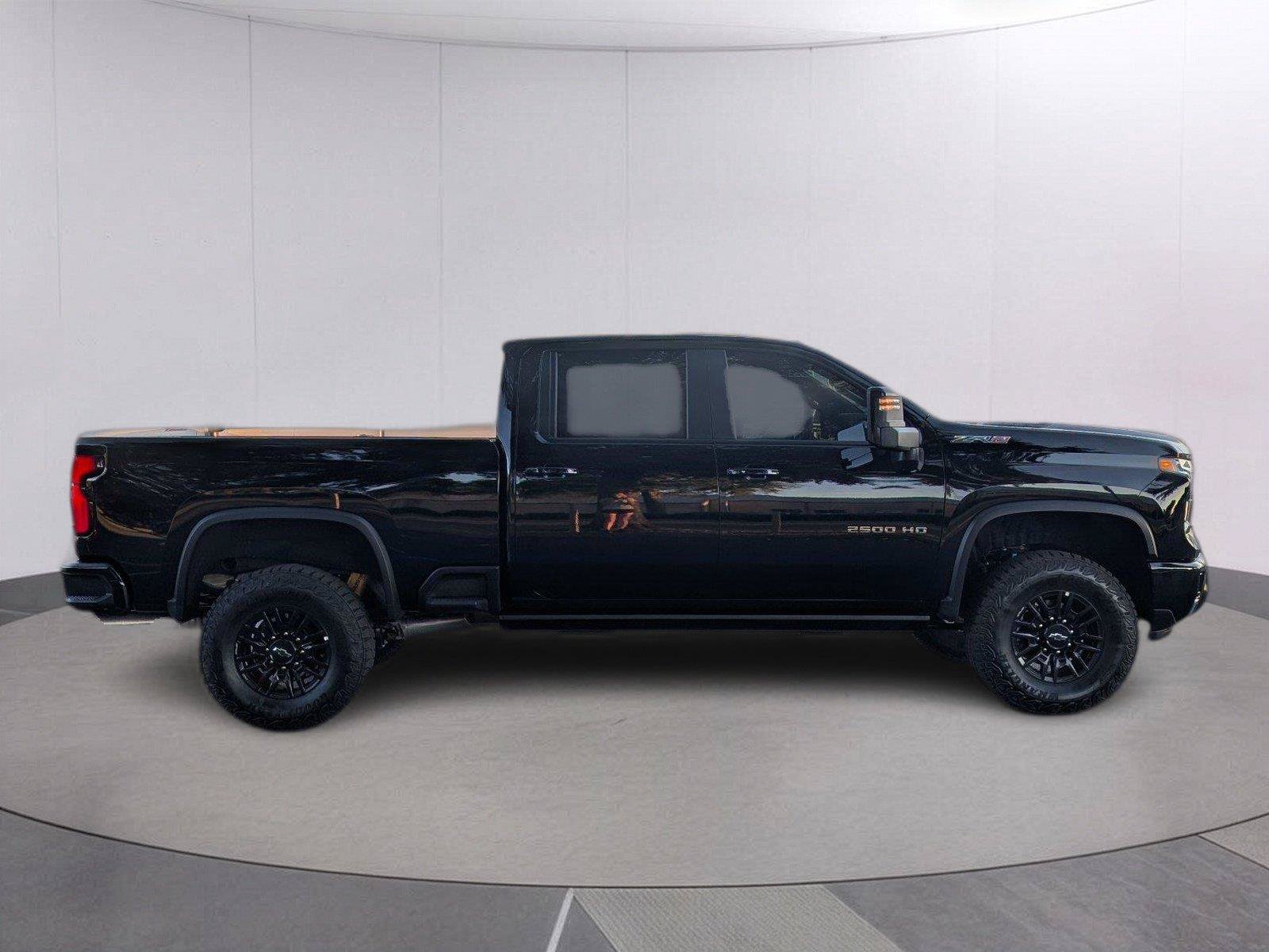 Used 2026 Chevrolet Silverado 2500 ZR2 AWD/4WD image 8