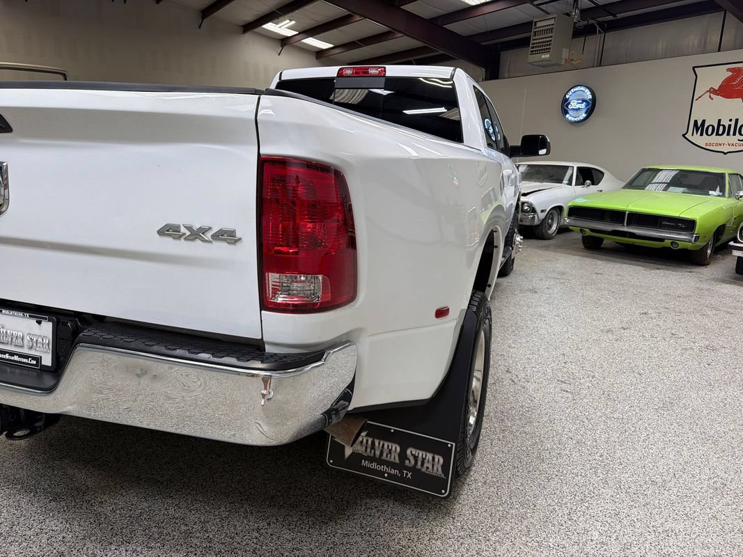 Used 2018 RAM 3500 SLT AWD/4WD image 16