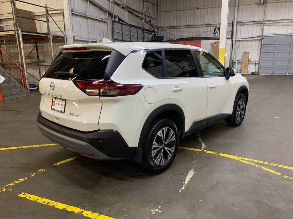Used 2023 Nissan Rogue SV image 6
