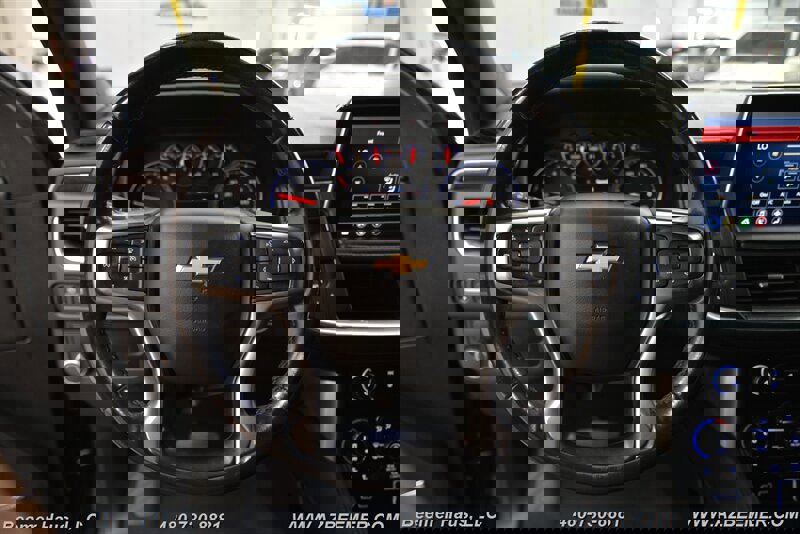 Used 2021 Chevrolet Suburban LT RWD image 30