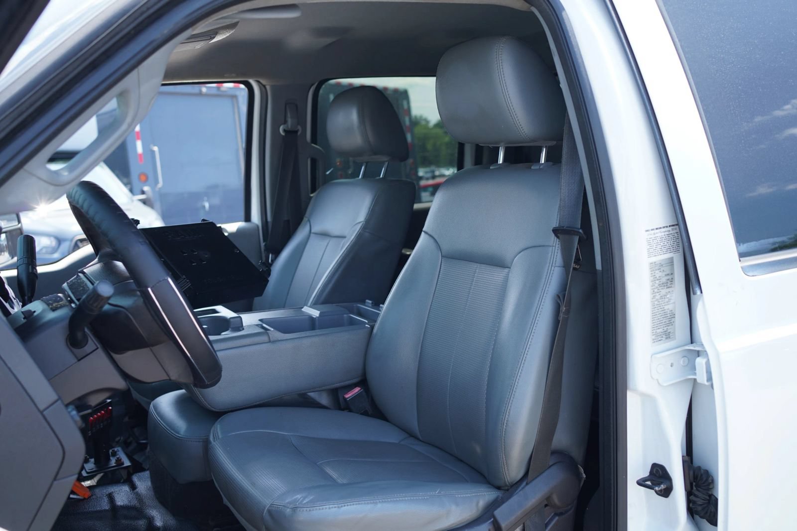 Used 2015 Ford F550 4x4 Crew Cab Super Duty image 22