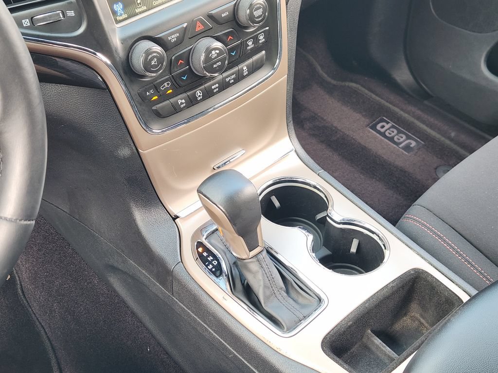 Used 2017 Jeep Grand Cherokee Laredo 75th Anniversary RWD image 19