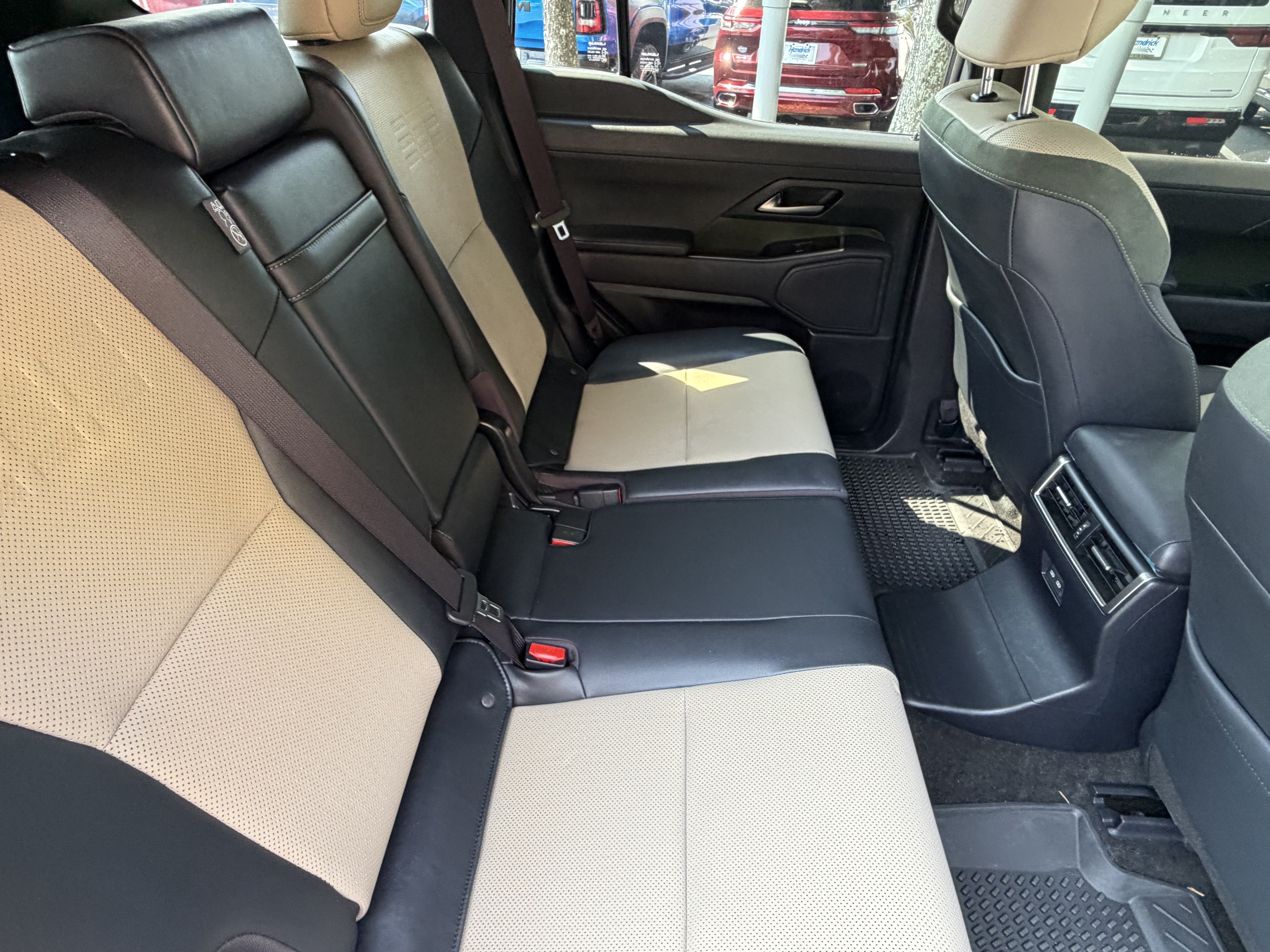 Certified 2025 Lexus GX 550 AWD/4WD image 40
