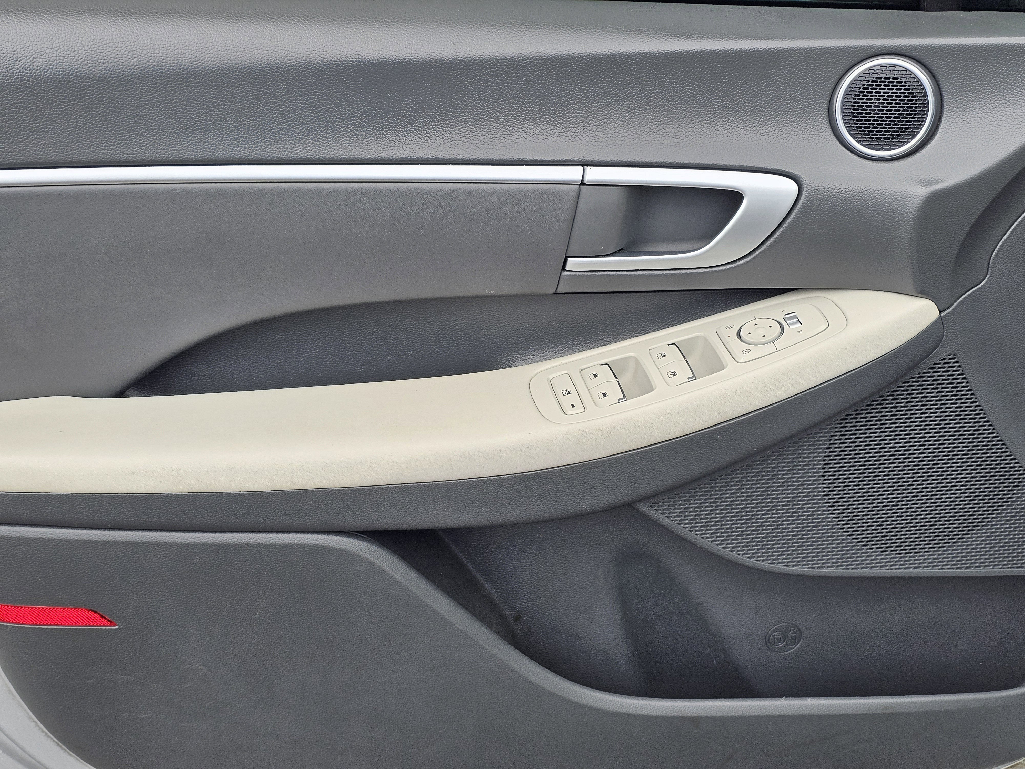 Used 2025 Hyundai Sonata SEL FWD image 13