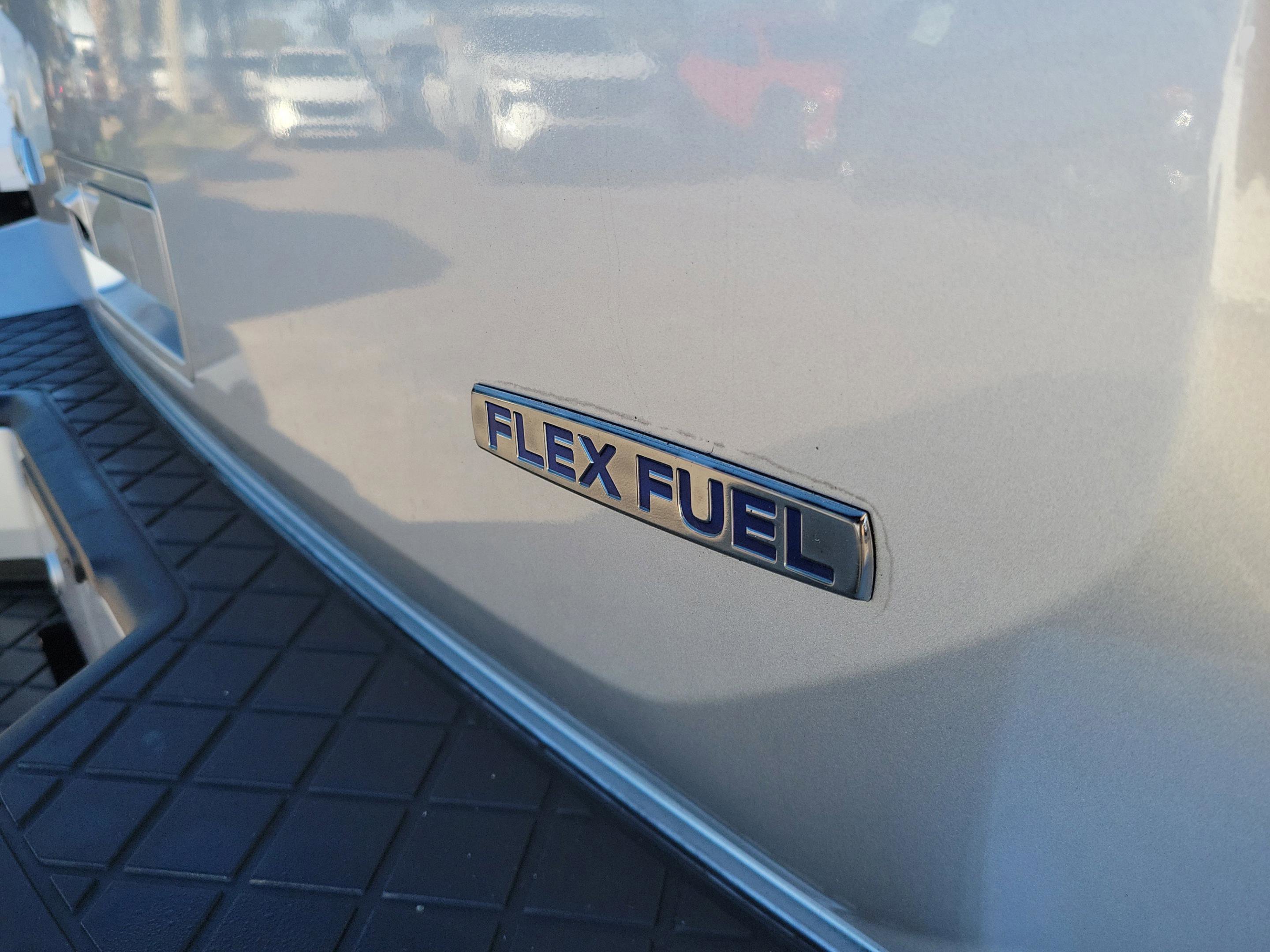 Used 2015 Nissan Armada SV w/ SV Driver Package image 36