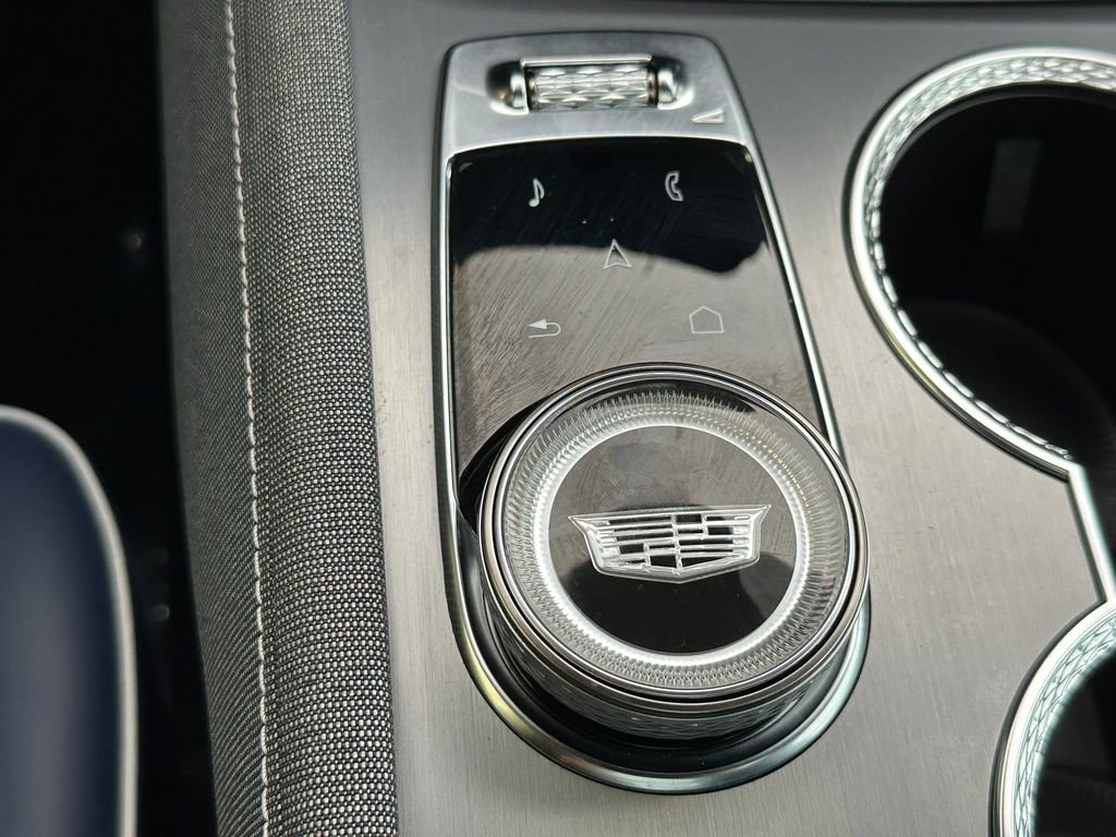 Used 2026 Cadillac Vistiq Premium Luxury image 31