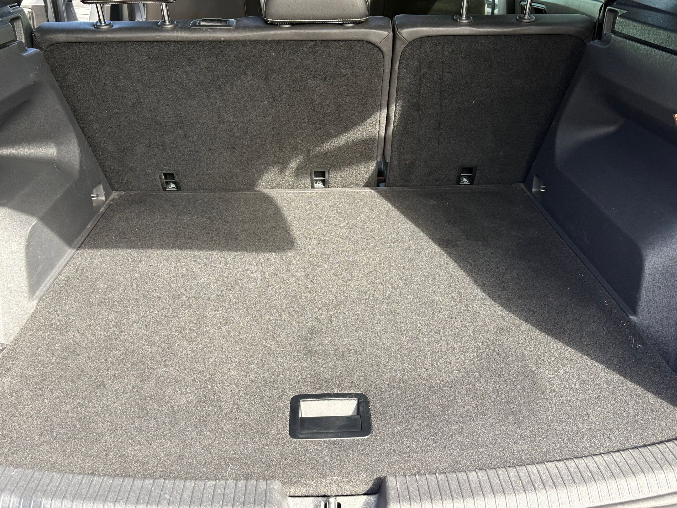 Used 2023 Volkswagen Atlas Cross Sport SEL Premium R-Line image 19