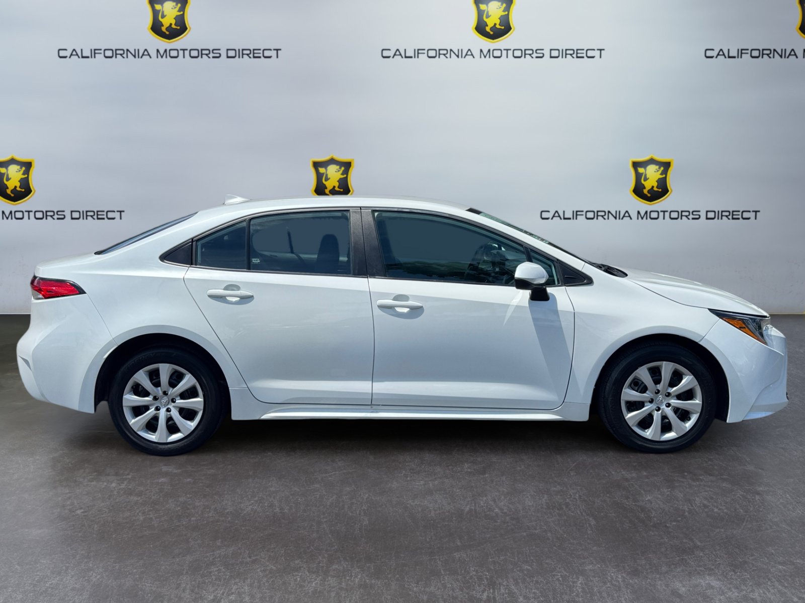 Used 2025 Toyota Corolla LE FWD image 6