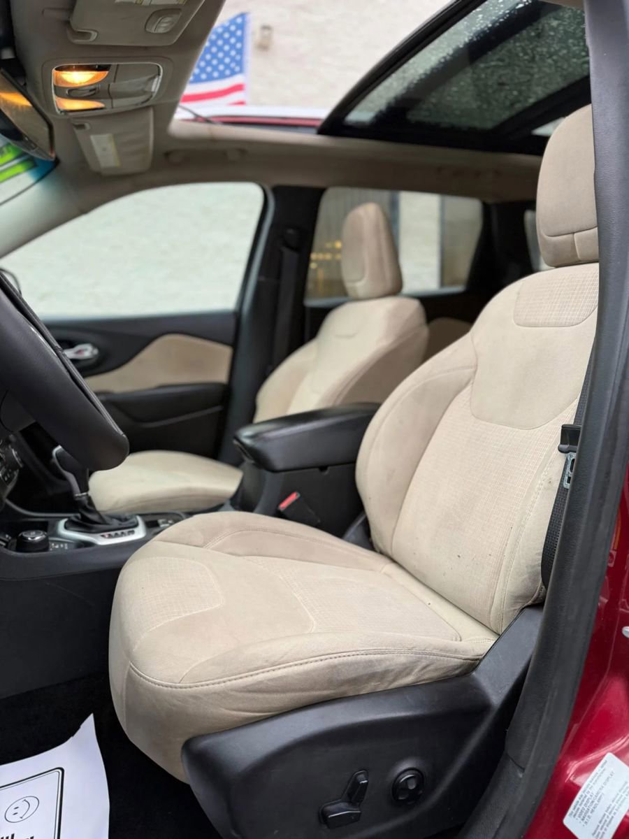 Used 2015 Jeep Cherokee Latitude w/ Comfort/Convenience Group image 6