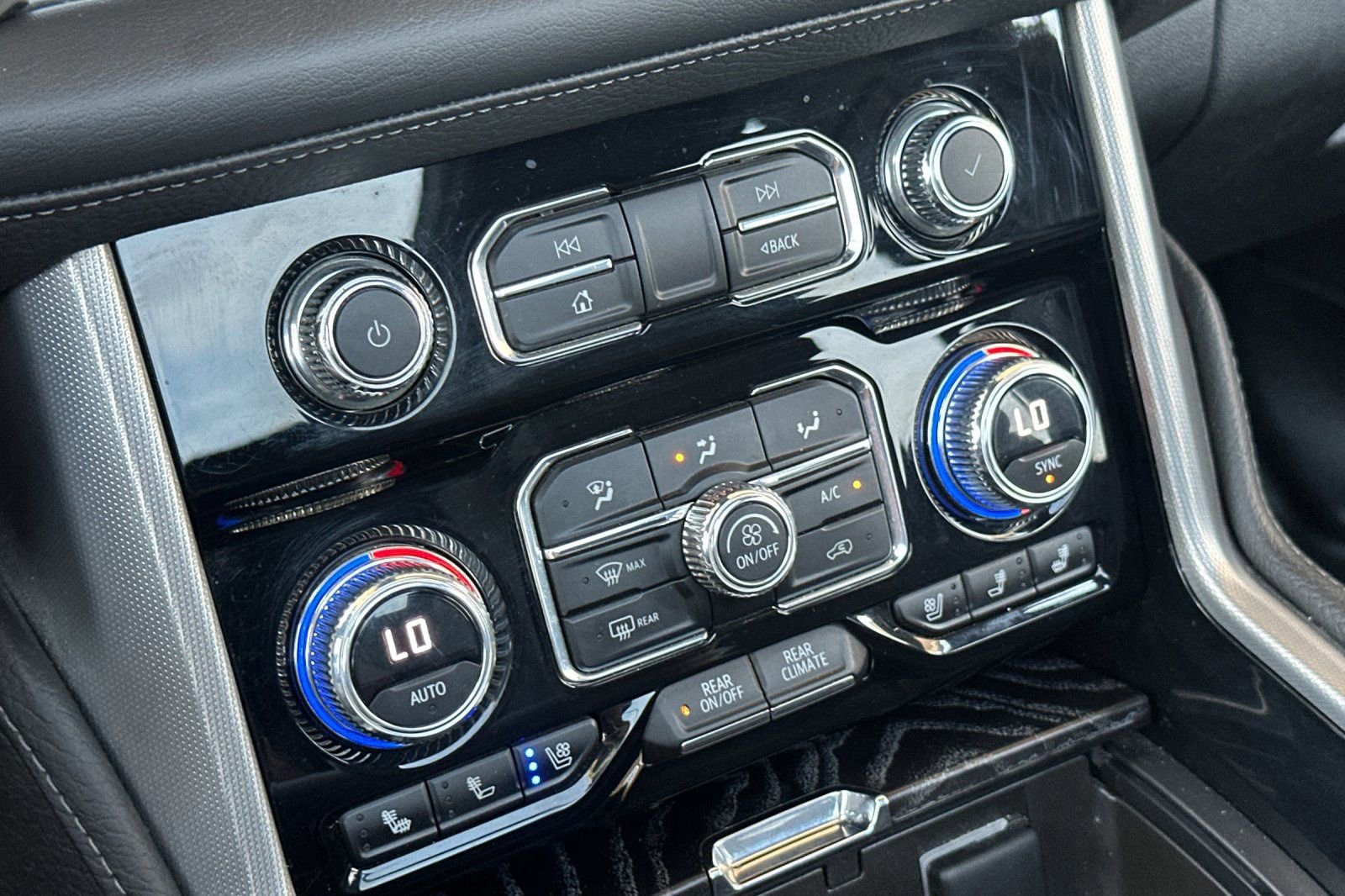 Certified 2023 GMC Yukon XL Denali image 24