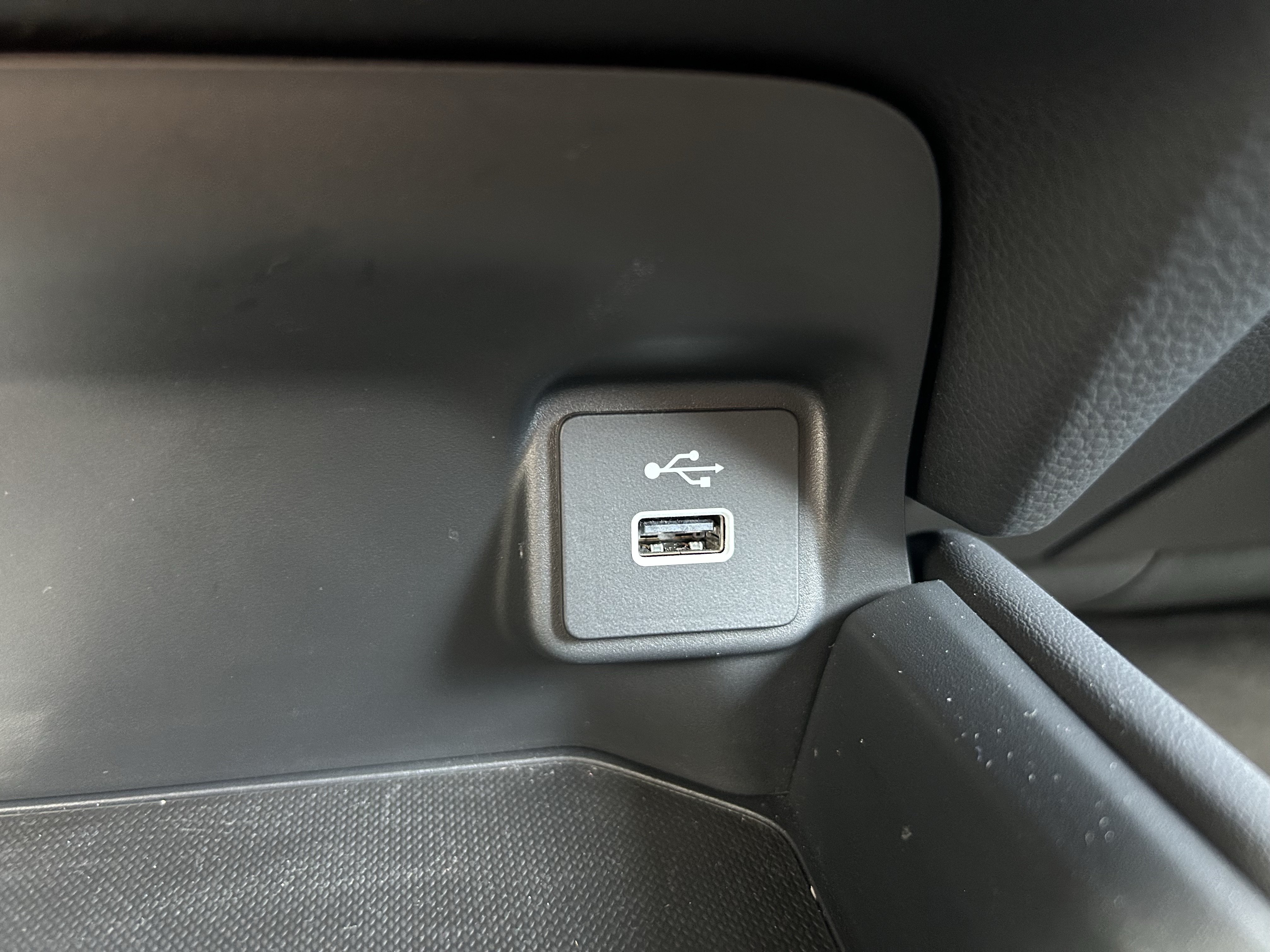 Used 2025 Honda HR-V Sport image 28