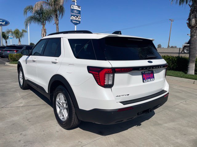 New 2026 Ford Explorer Active RWD image 3
