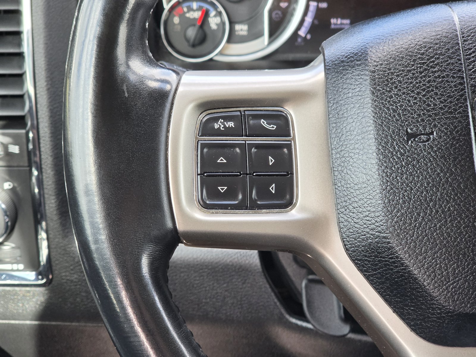 Used 2017 RAM 2500 Laramie w/ Convenience Group AWD/4WD image 28