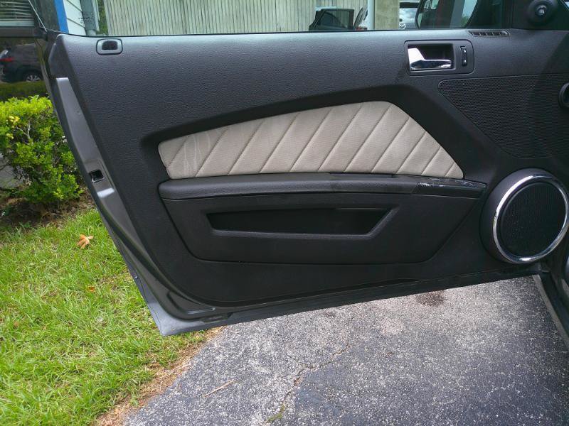 Used 2013 Ford Mustang Premium RWD image 20