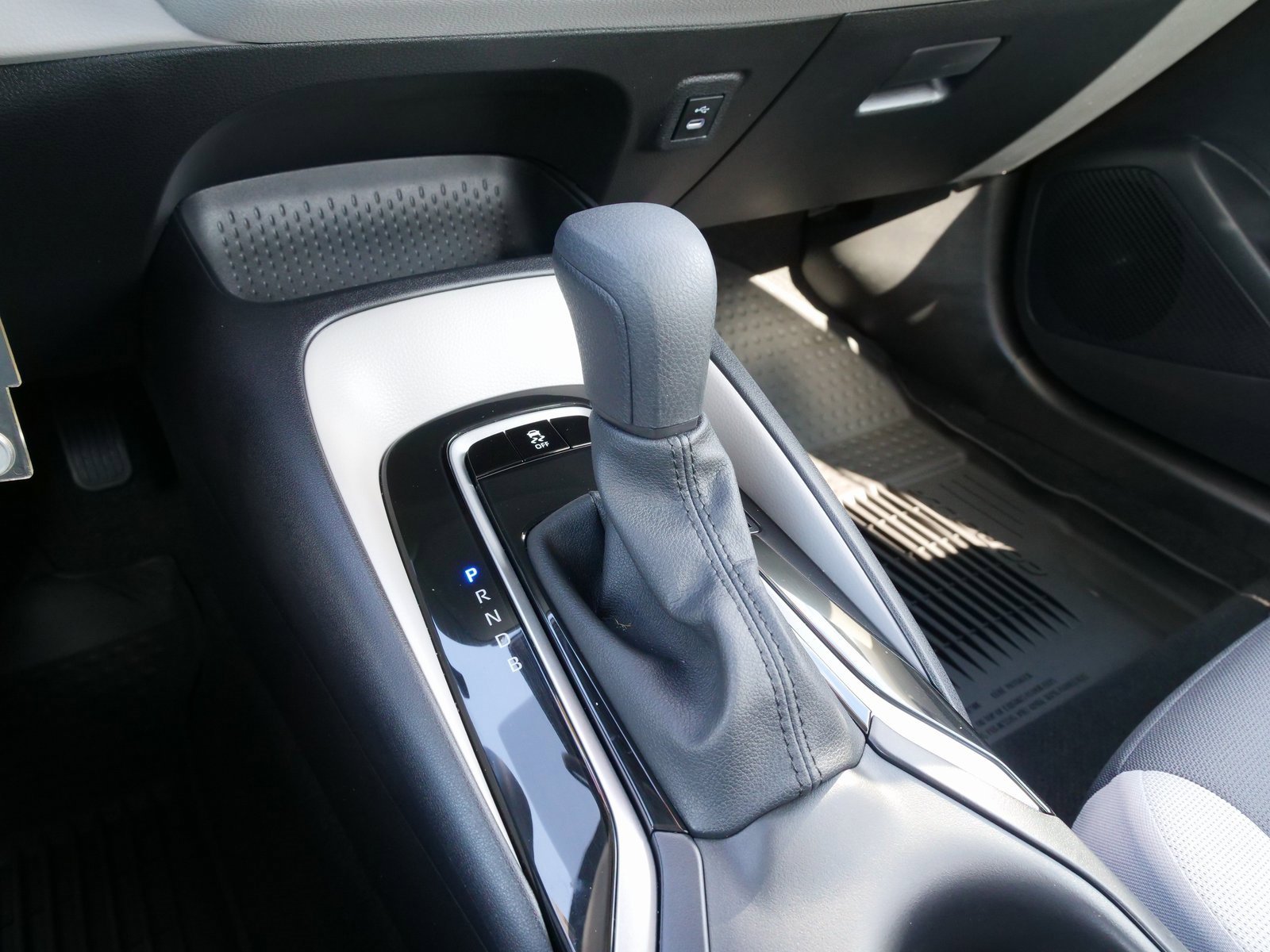 Used 2025 Toyota Corolla LE image 25