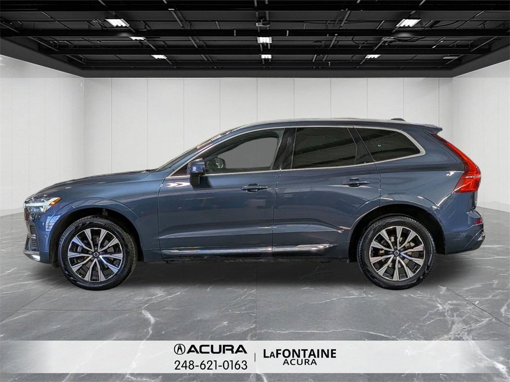 Used 2023 Volvo XC60 B5 Plus image 2