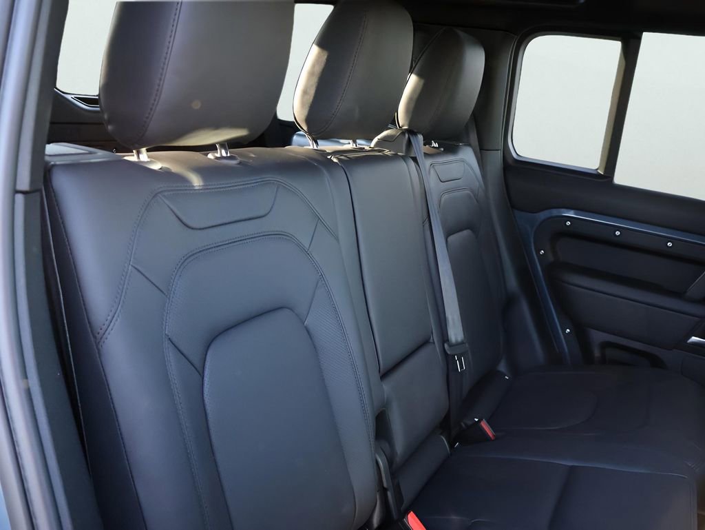 New 2026 Land Rover Defender 110 X-Dynamic SE image 12