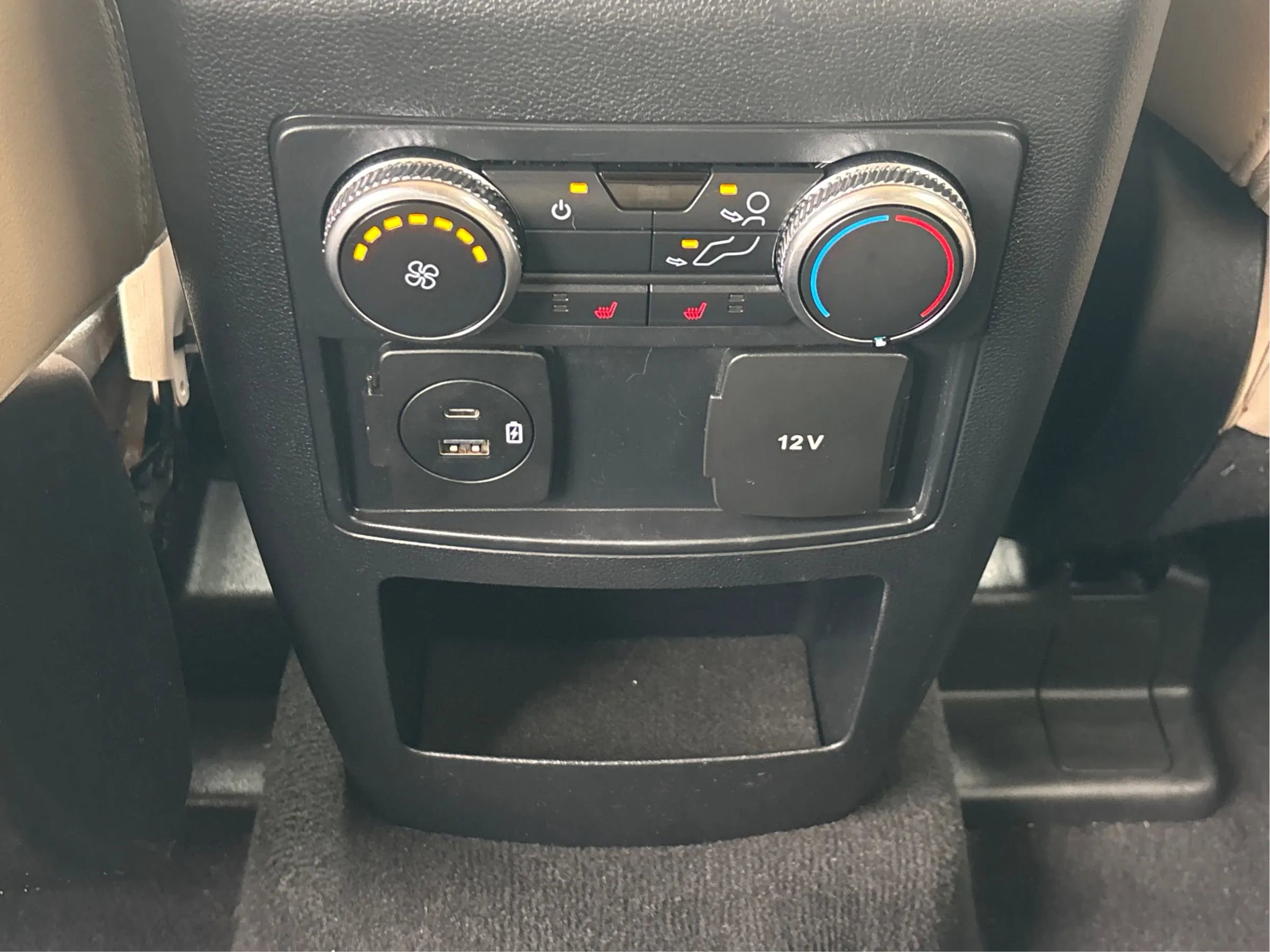 Used 2021 Ford Explorer Limited image 28