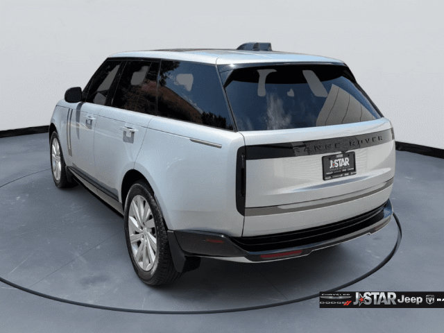 Used 2024 Land Rover Range Rover SE AWD/4WD image 7