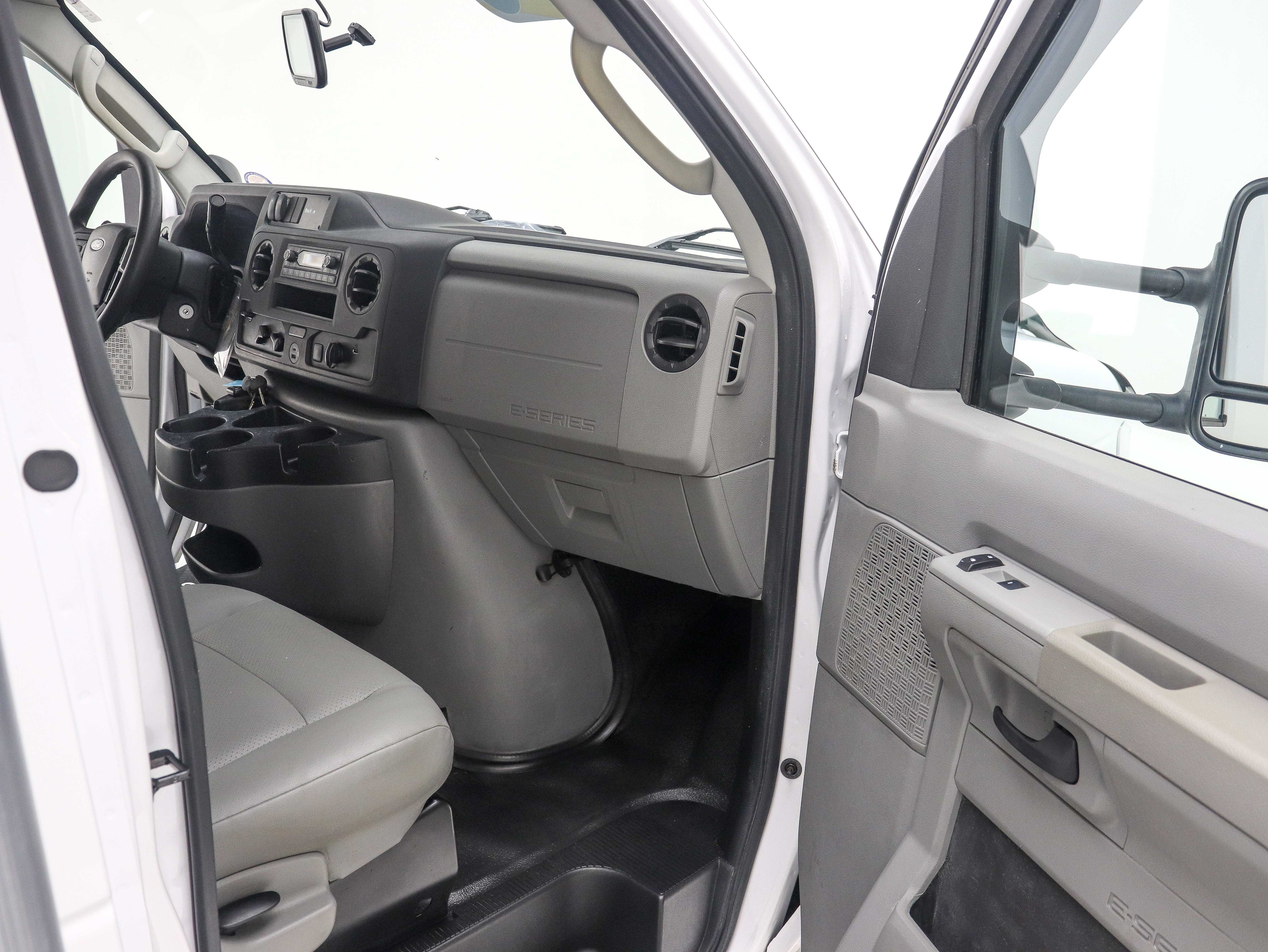 Used 2023 Ford E-450 and Econoline 450 Super Duty w/ Power Windows & Locks Group RWD image 18