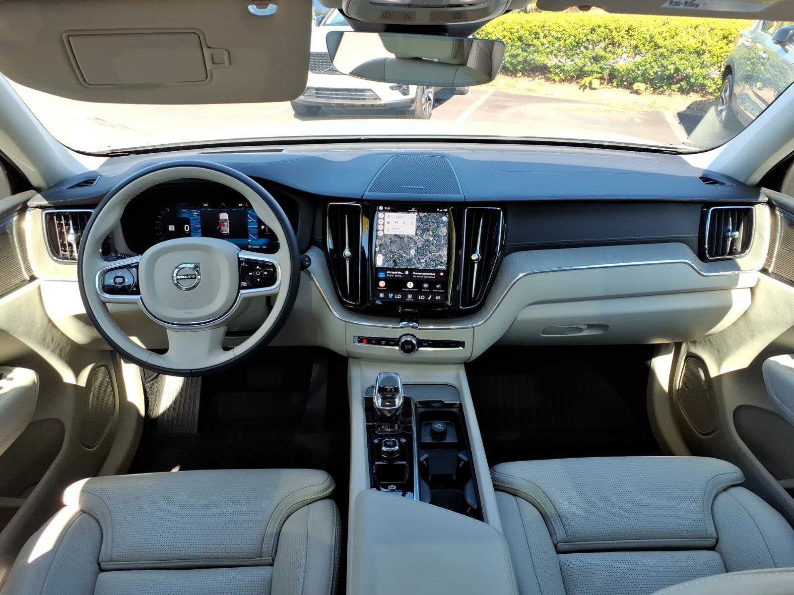 Certified 2024 Volvo XC60 B5 Ultimate w/ Protection Package Premier AWD/4WD image 12