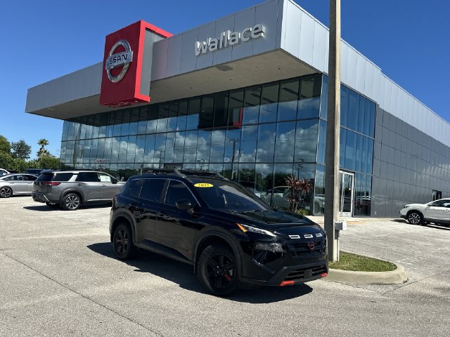 Certified 2025 Nissan Rogue SV AWD/4WD image 1