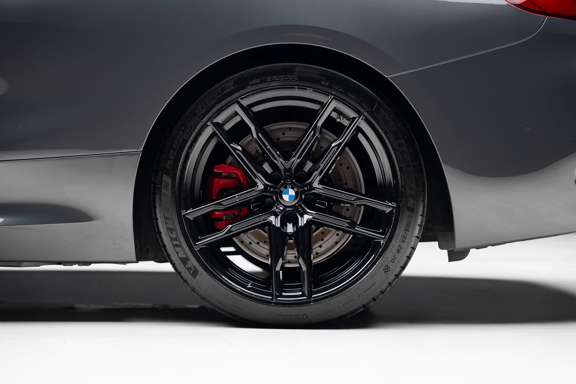 Used 2022 BMW M8 Competition w/ M Carbon Exterior Package AWD/4WD image 25